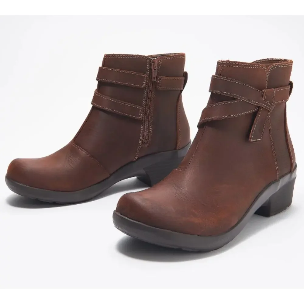 NEW Clarks Women's Angie Spice Booties Dark Tan Leather 7.5M Round Toe